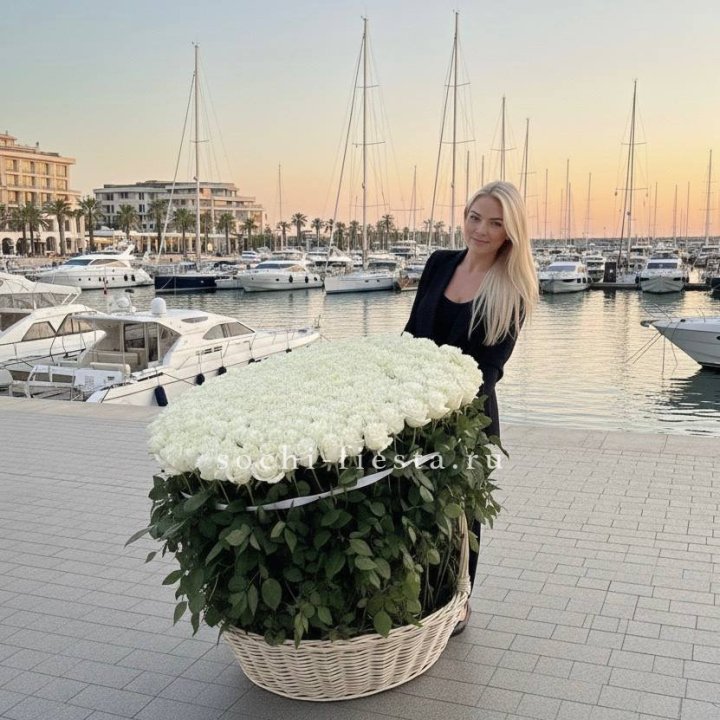 301 высокая роза в корзине в Старом Осколе