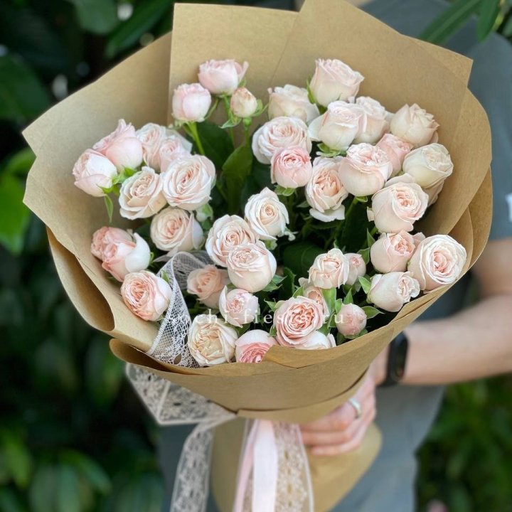 Кустовые розы букет №1 в Старом Осколе