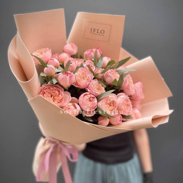 Букет из 9 кустовых роз Джульетта в Старом Осколе