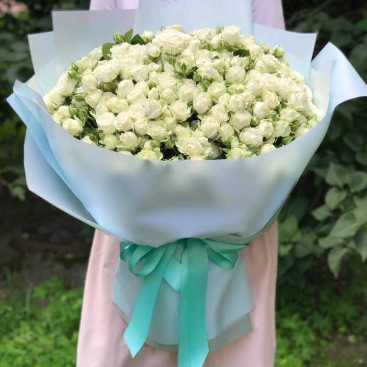 51 белая кустовая роза в Старом Осколе