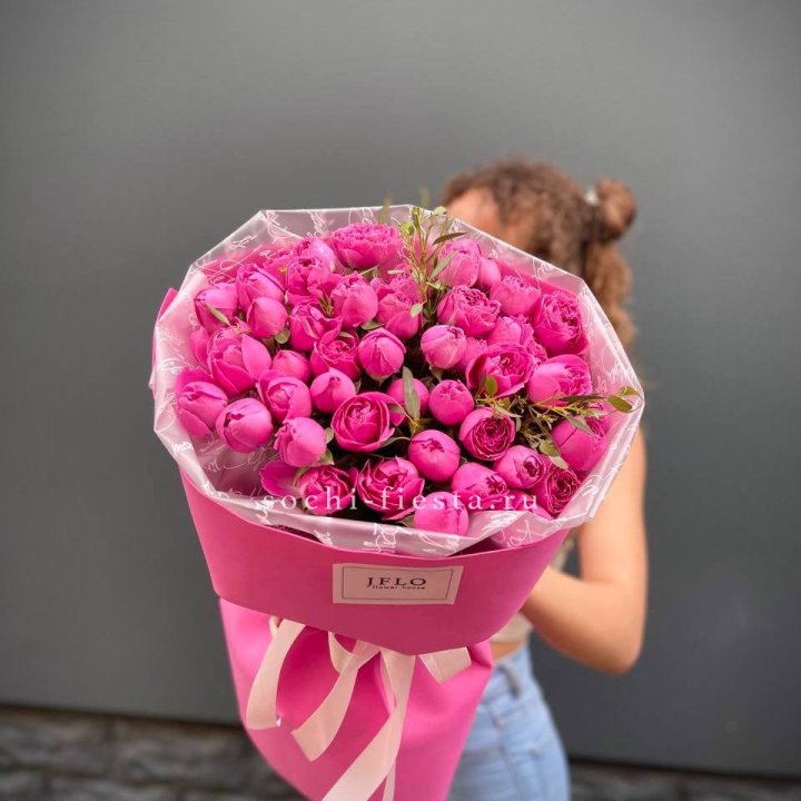 Кустовые розы букет Мисти Баблс с доставкой в Старом Осколе