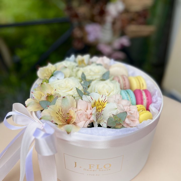 Цветочный бокс "Ника" в Старом Осколе