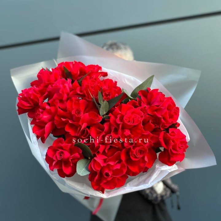 21 Красная французская роза в Старом Осколе