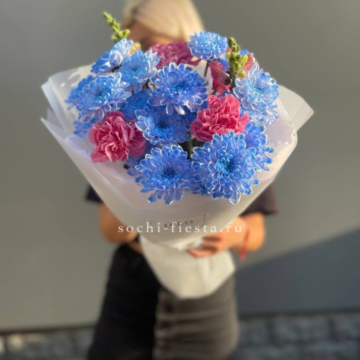 Букет сборный с хризантемой в Старом Осколе