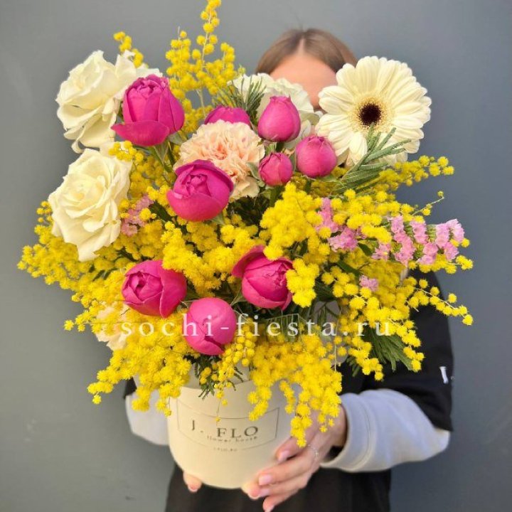 Цветы в боксе "Слобода" в Старом Осколе