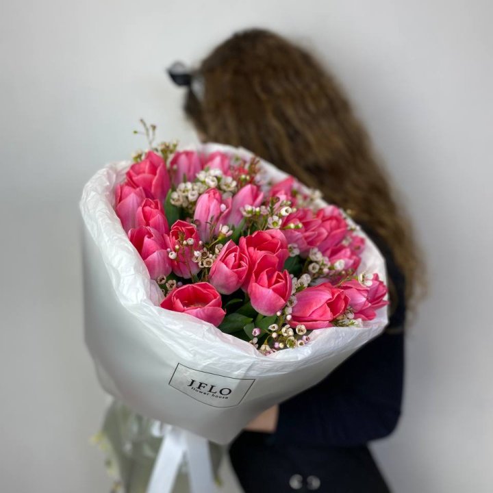 Дуо тюльпаны с хамелациумом в Старом Осколе