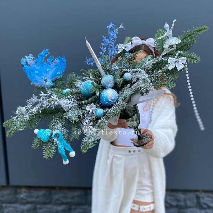 Композиция в бокале голубая в Старом Осколе