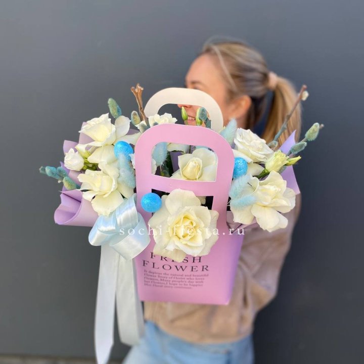 Цветочная сумочка "Пасхальная композиция" в Старом Осколе