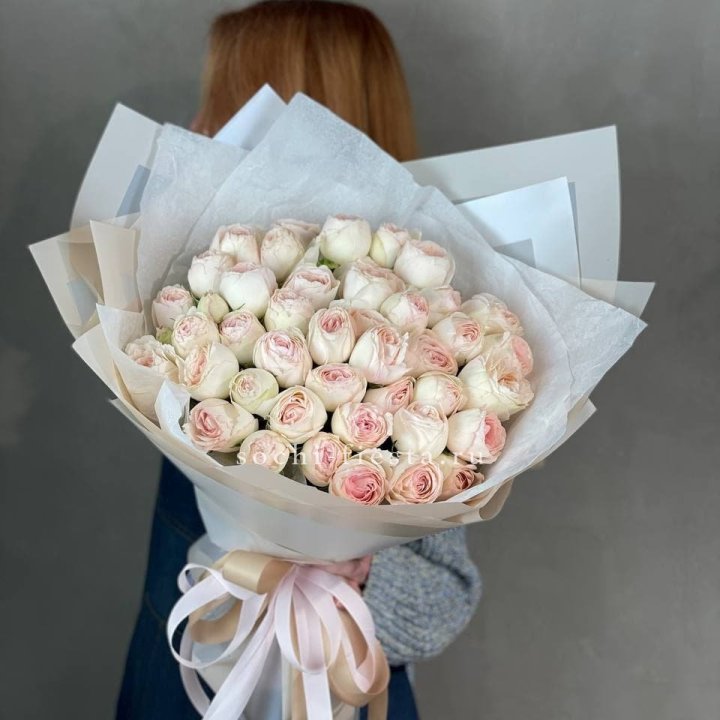 Букет пионовидных роз Пур лав в Старом Осколе