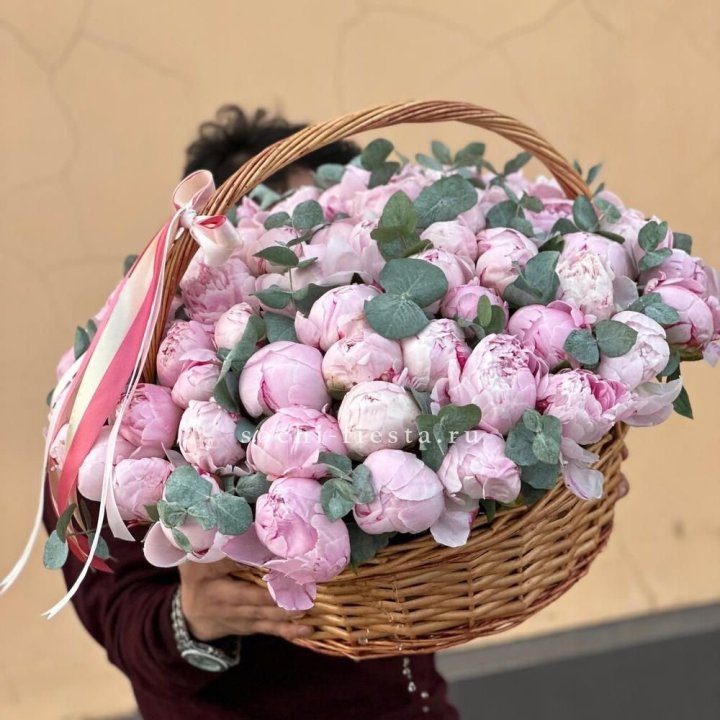 Корзина пионов "75" в Старом Осколе