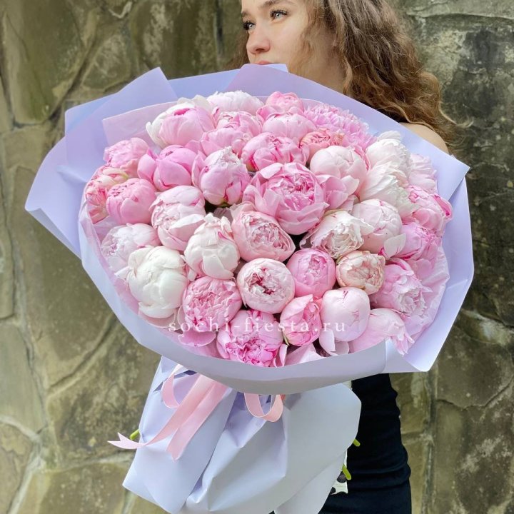 39 нежных пионов в Старом Осколе