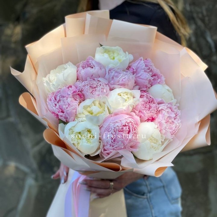 Букет 15 зефирных пионов в Старом Осколе