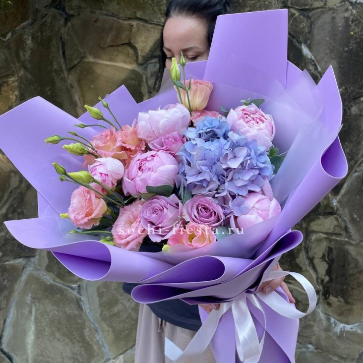 Букет с пионами "Блю логан" в Старом Осколе