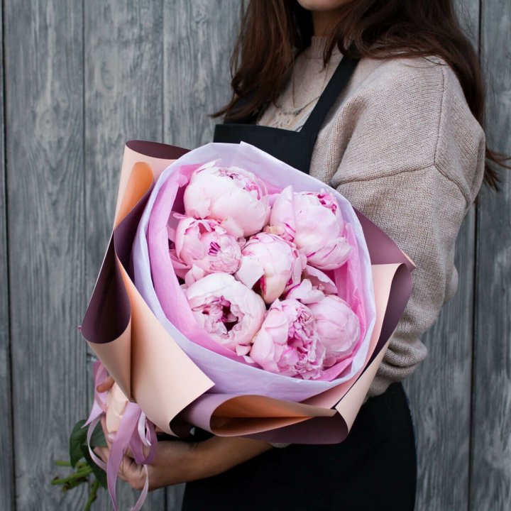 7 зефирных пионов в оформлении в Старом Осколе