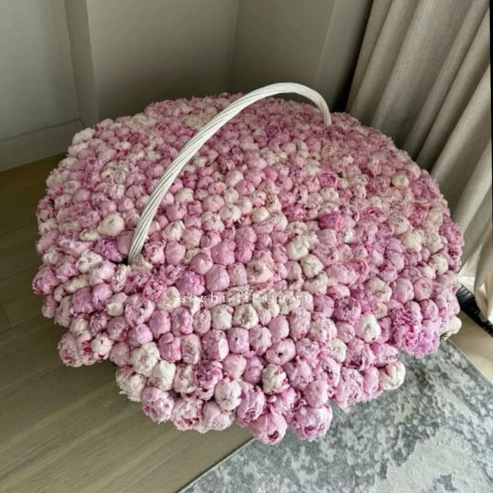 Корзина 555 пионов в Старом Осколе