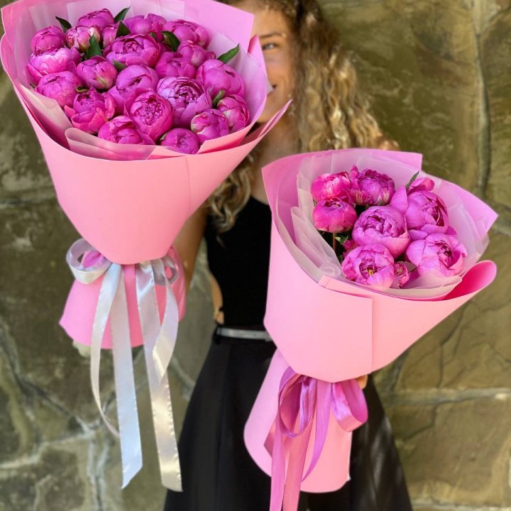 Букет ярких пионов  в Старом Осколе