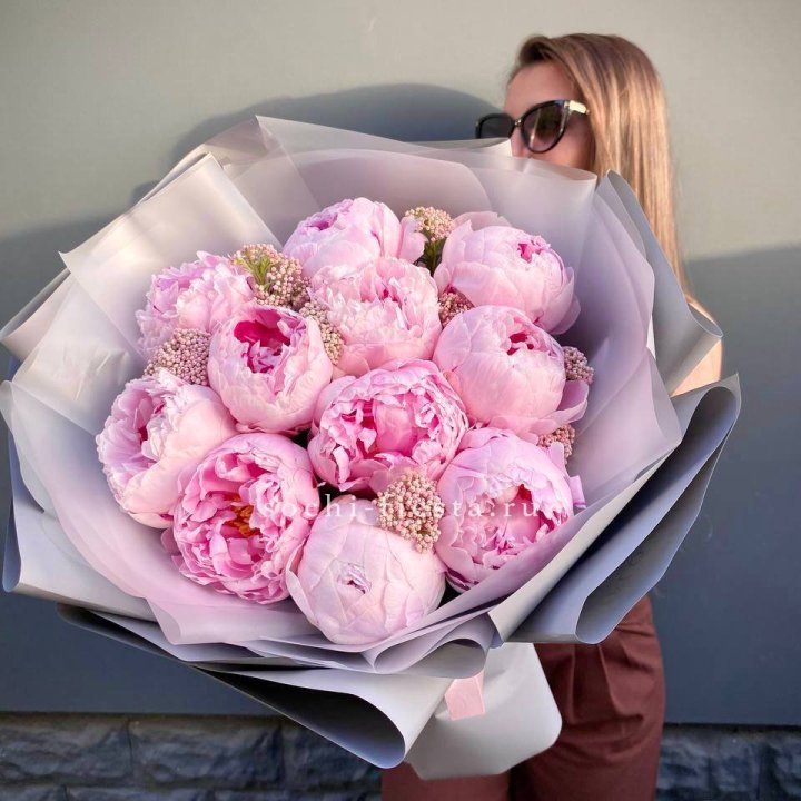 Букет с пионами "Стайл" в Старом Осколе