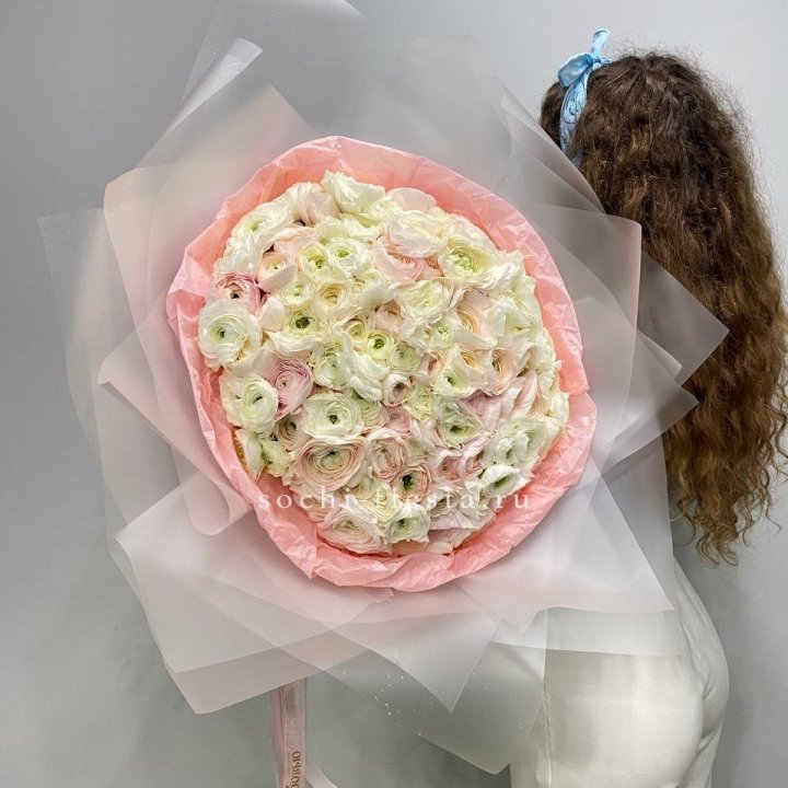 113 ранункулюсов  в Старом Осколе