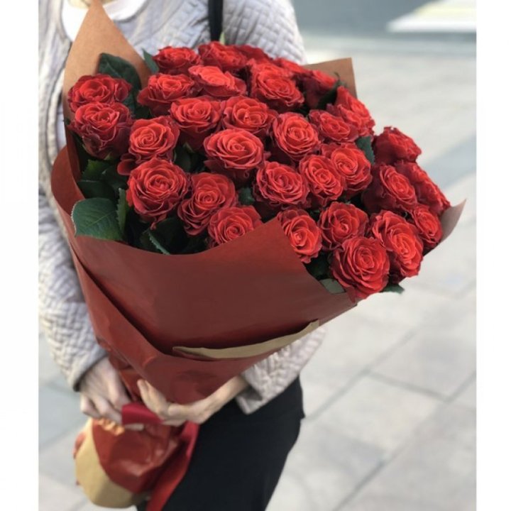 29 высоких роз  в Старом Осколе