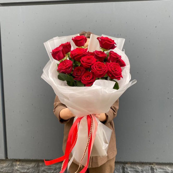 15 высоких роз  в Старом Осколе