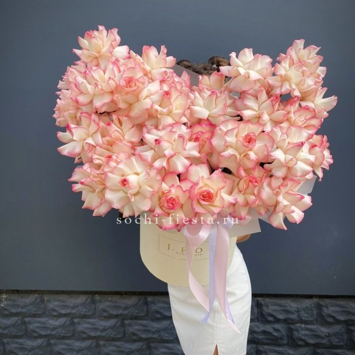 31 французская роза Джумилия в боксе в Старом Осколе