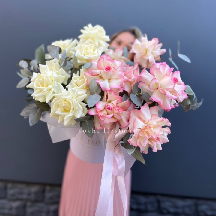 15 Французских роз в боксе в Старом Осколе