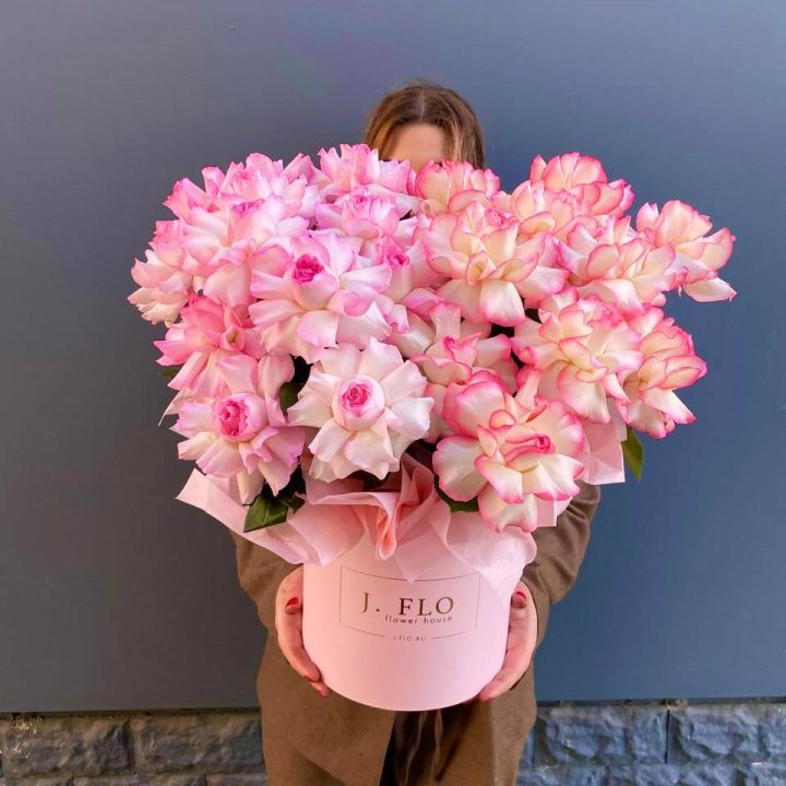 25 Французских роз микс в боксе в Старом Осколе