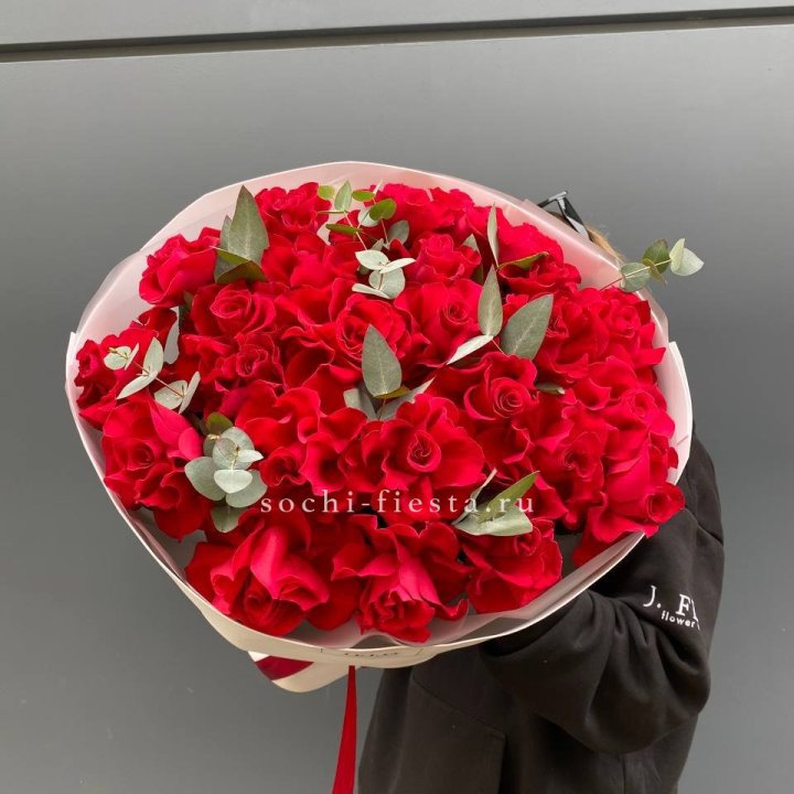 23 Красных французских роз в Старом Осколе