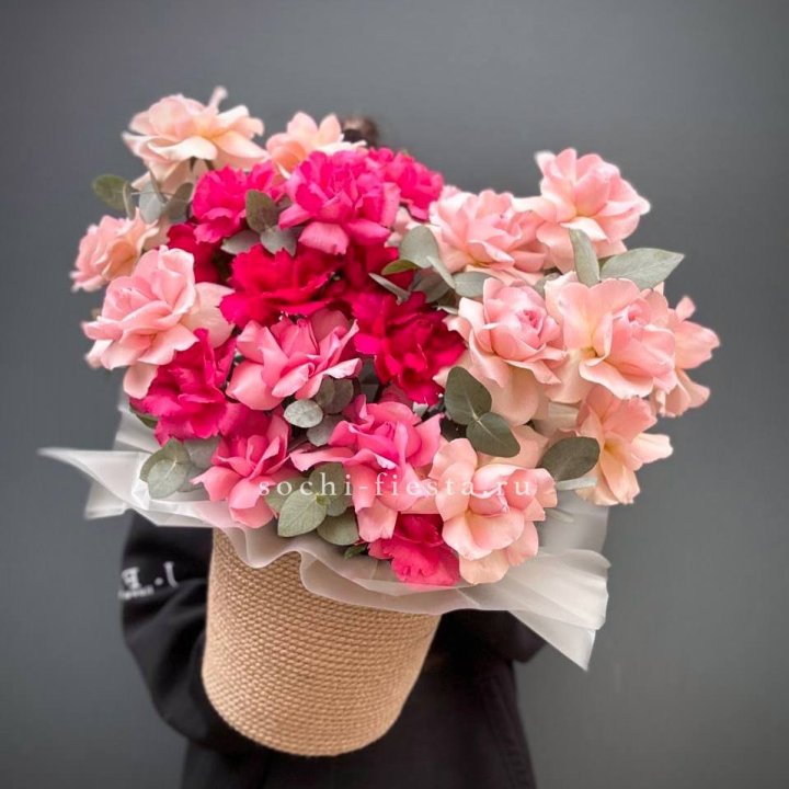 23 Французские розы Микс в боксе в Старом Осколе