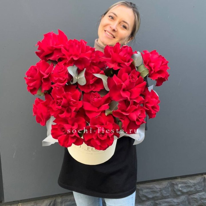 17 Французских роз в боксе в Старом Осколе