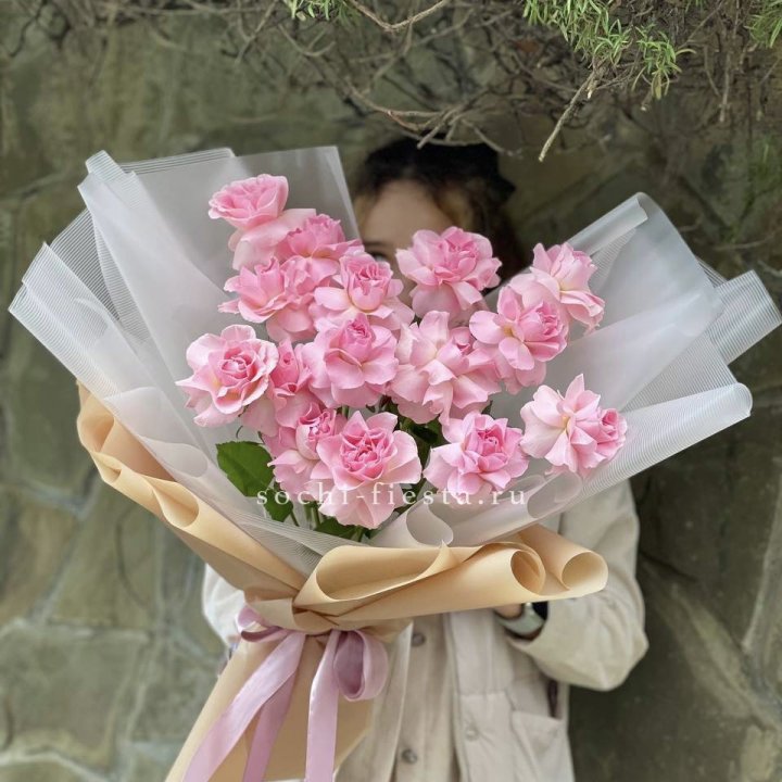 Букет из 15 французских роз Пинк дрим в Старом Осколе