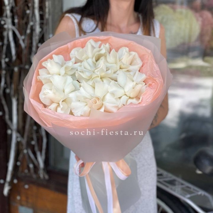 7 Белых французских роз в Старом Осколе