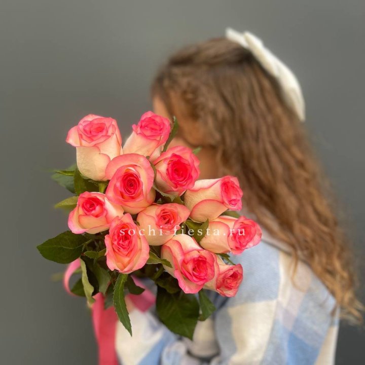 11 роз "Джумилия" в Старом Осколе