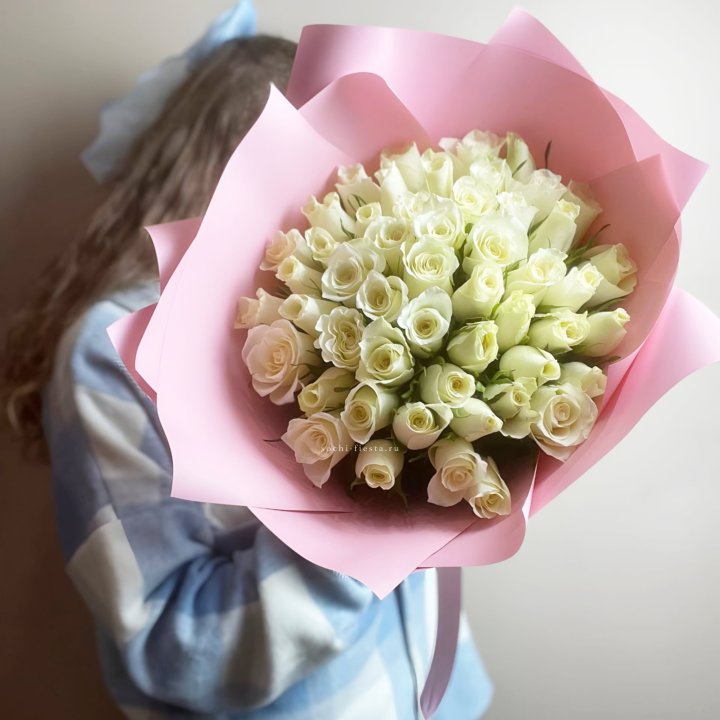 Букет из 51 белой розы (Кения) в Старом Осколе