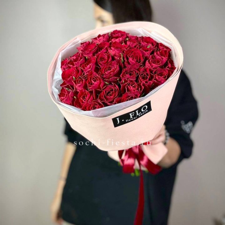 35 кенийских роз в Старом Осколе