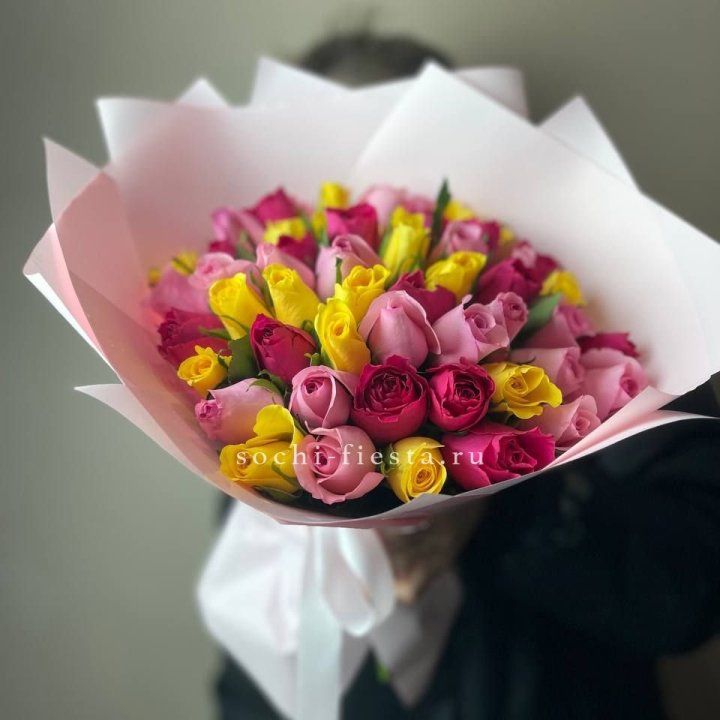 Букет из 51 розы Микс (Кения) в Старом Осколе
