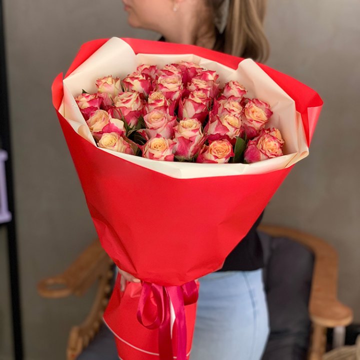 Букет роз Chapeau в Старом Осколе