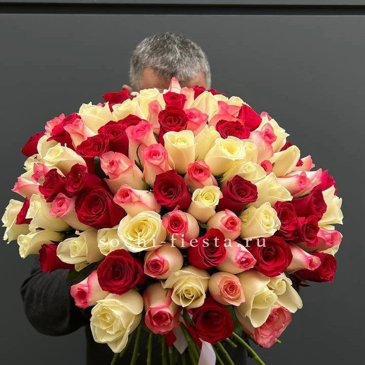 101 разноцветная роза "Джули" в Старом Осколе