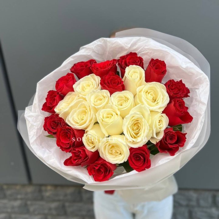 27 роз микс в Старом Осколе