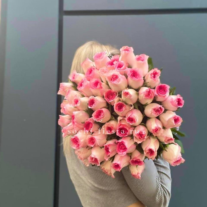 51 розовая роза в Старом Осколе