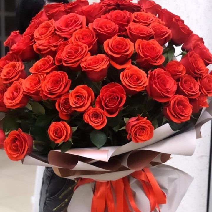 Букет высоких эквадорских роз  в Старом Осколе