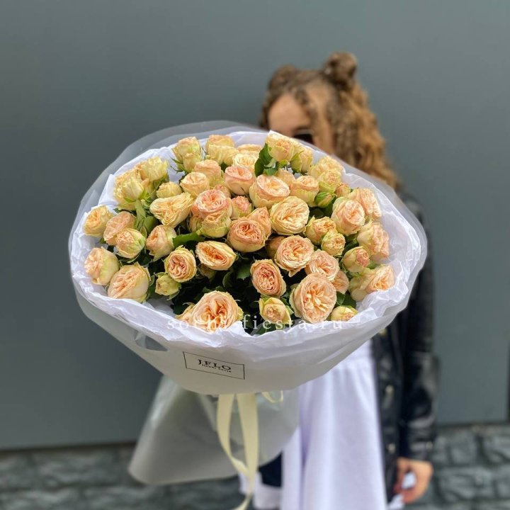 15 пионовидных роз в Старом Осколе