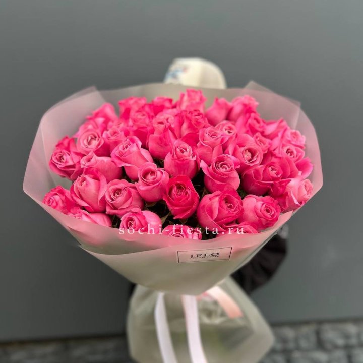 Роза малиновая в Старом Осколе