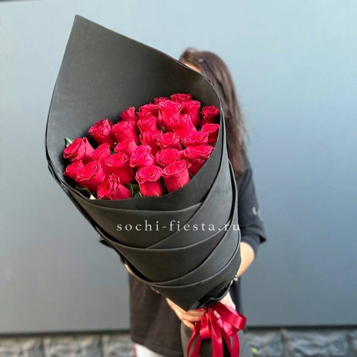 25 высоких красных роз с доставкой в Старом Осколе