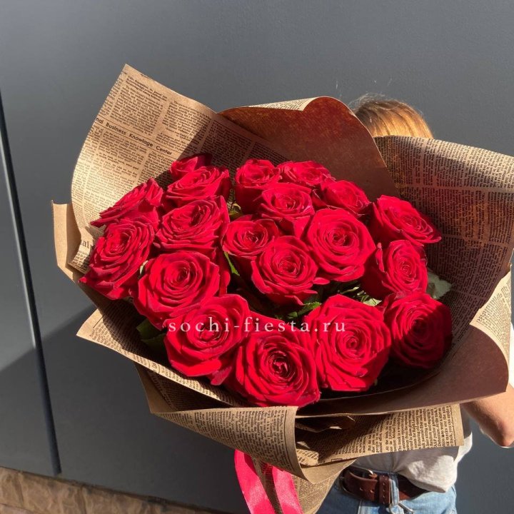 19 красных роз Леди Крафт в Старом Осколе