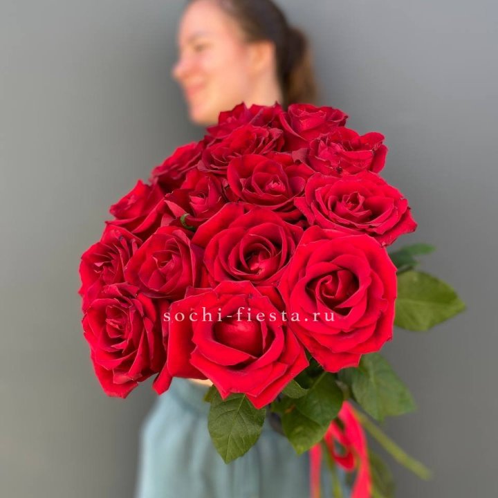 15 красных роз под ленту в Старом Осколе