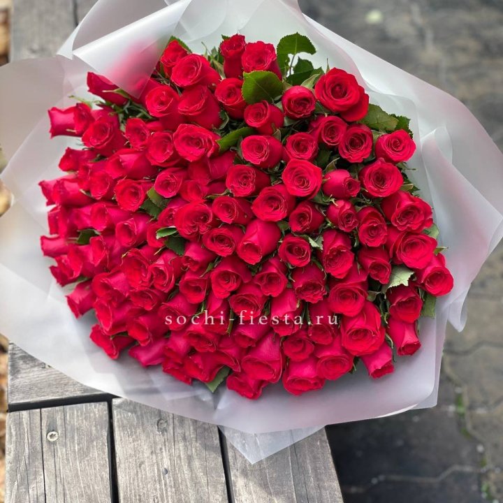 101 красная роза Лолита в Старом Осколе