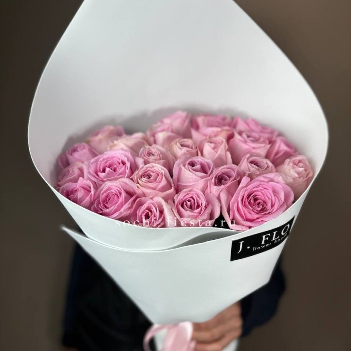 25 розовых роз в Старом Осколе