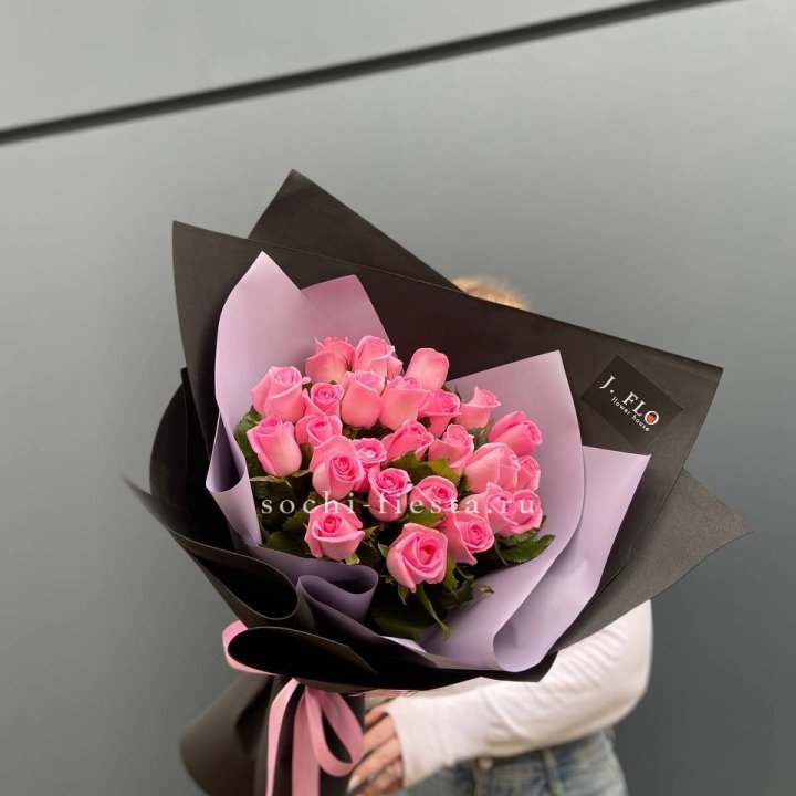 19 розовых роз  в Старом Осколе