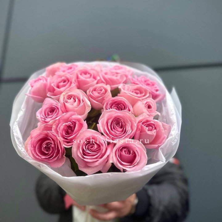 21 Розовая роза в белом в Старом Осколе